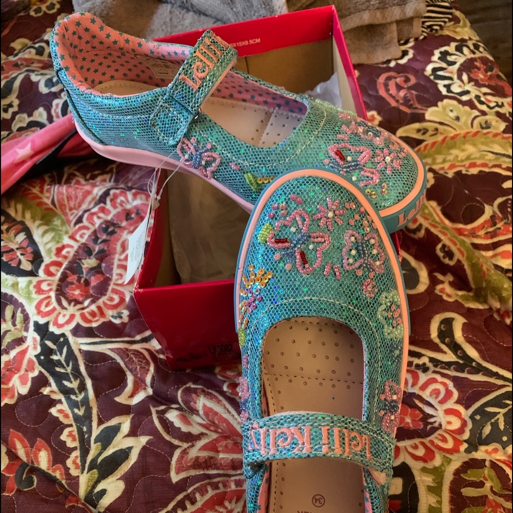 Kids shoes